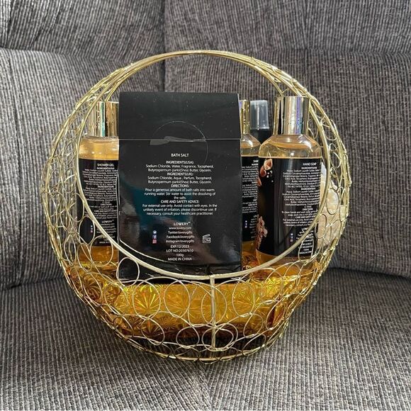 Lovery sweet almond bath gift set bath scrubs soaps and lotion - Picture 11 of 12